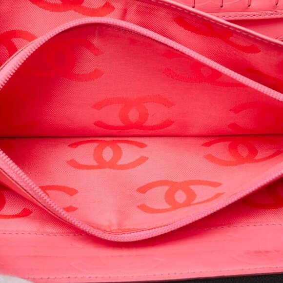 CHANEL Black Lambskin Leather Logo Wallet - Picture 12 of 16